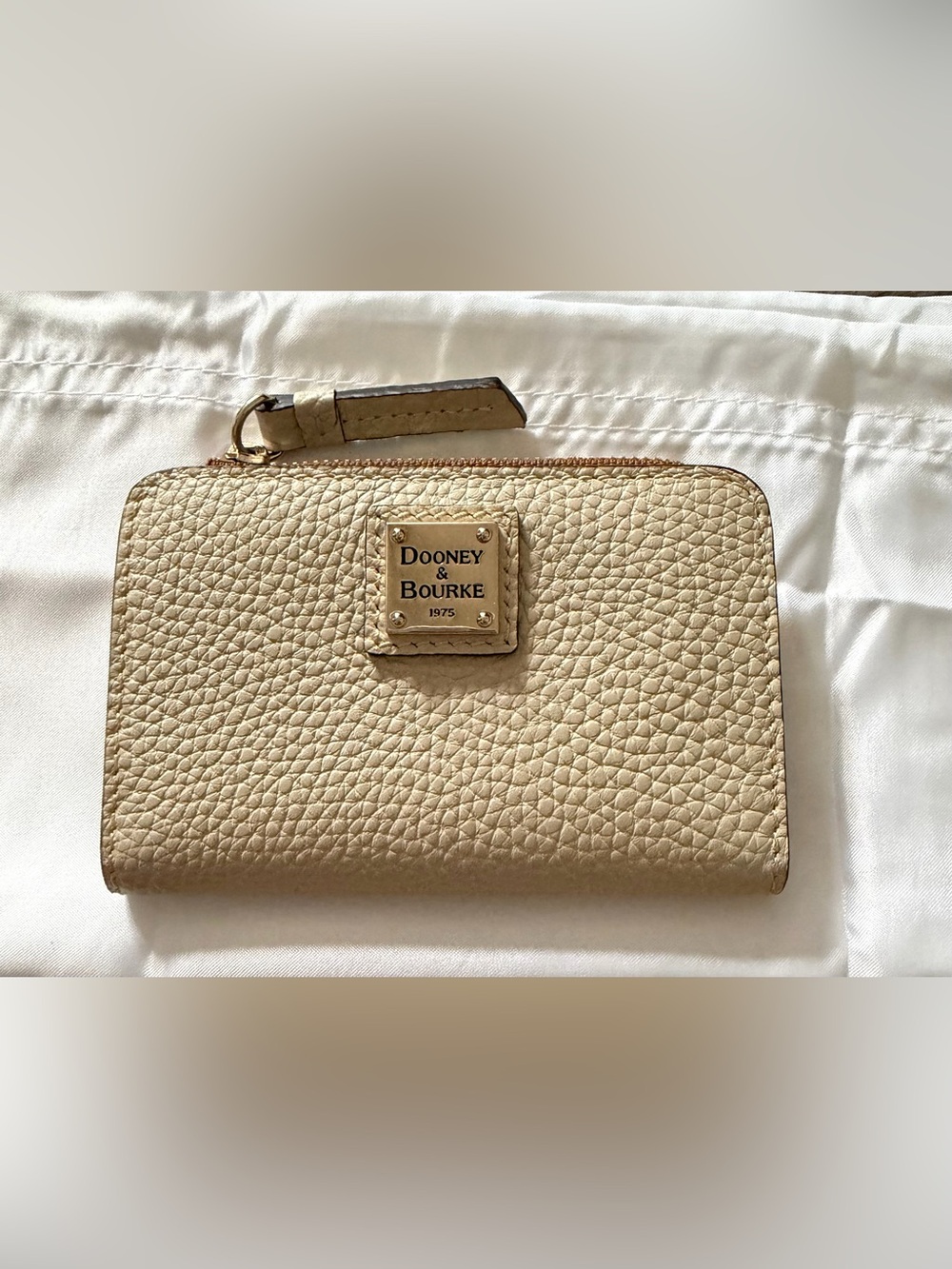 Dooney & Bourke Wallet EUC